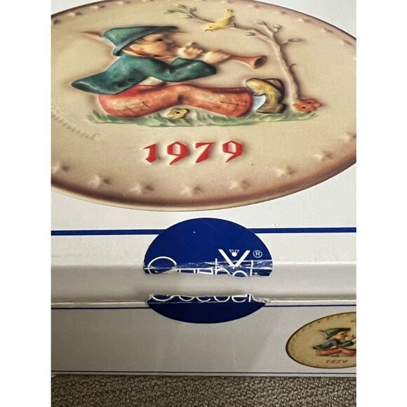 Schmid 1977 Christmas Plate Limited Edition - Sister Berta Hummel - Picture 6 of 9